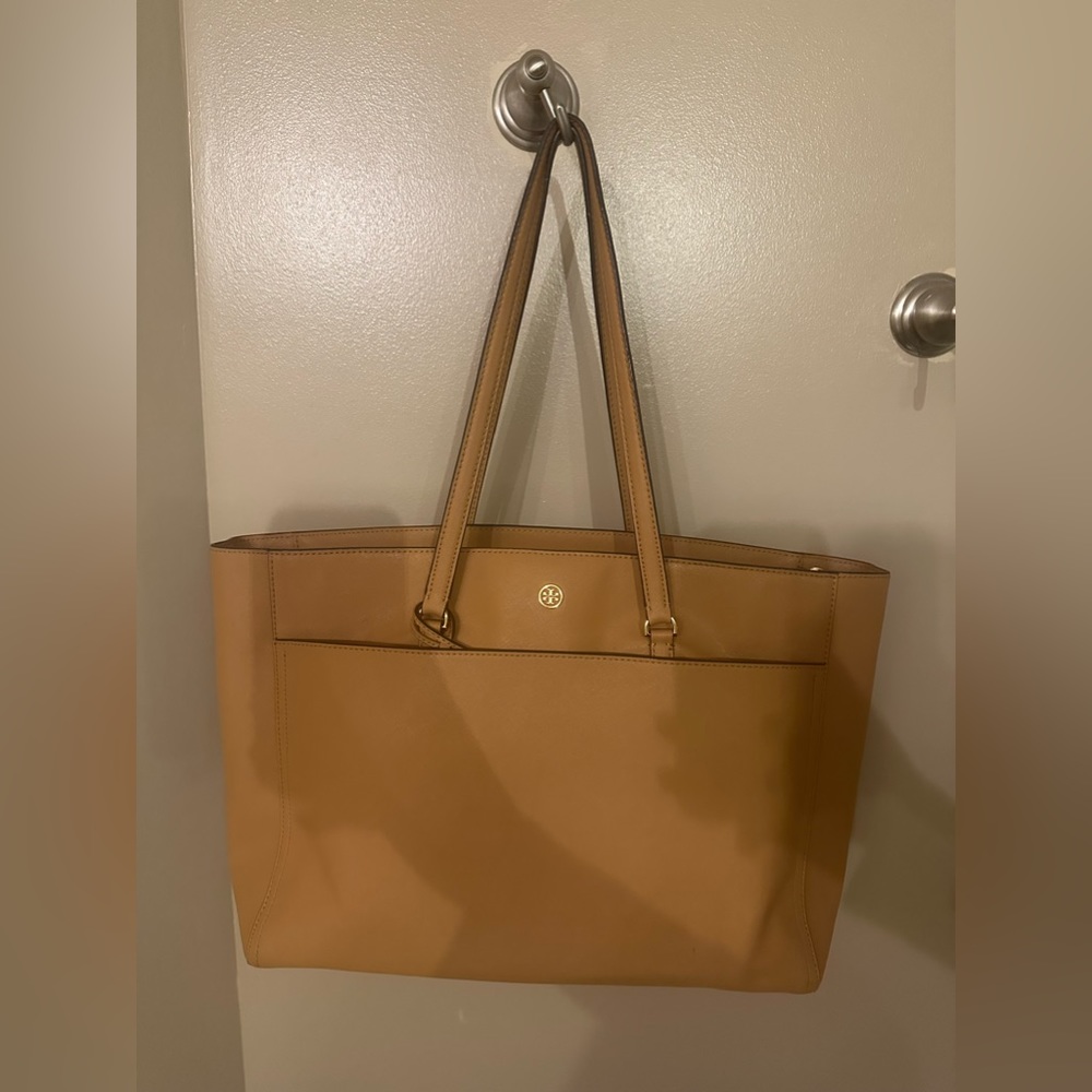 Tory Burch Robinson Tote Saffiano Tan Cardamom